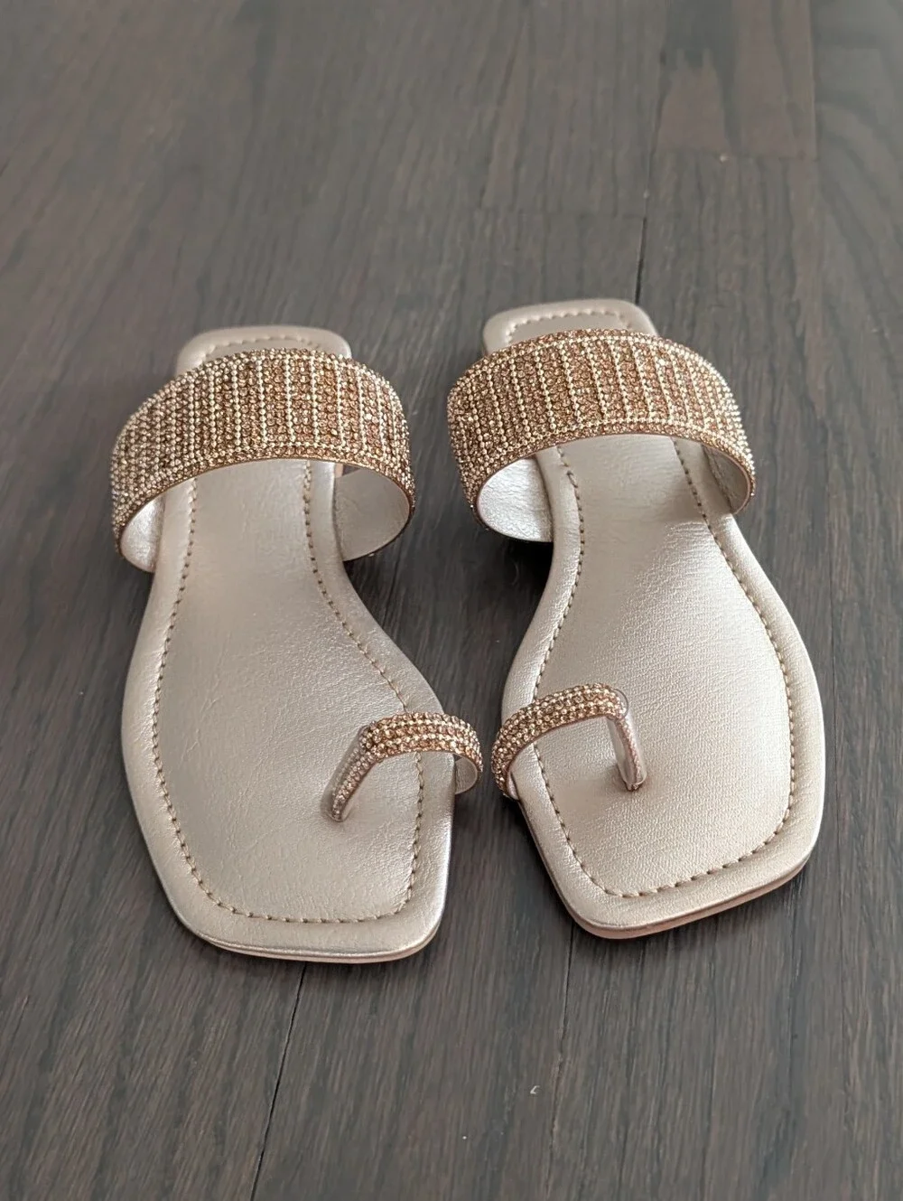 Stylo Girls Gold Rhinestone Embellished Toe Loop Sandals Size 32 / US 1 1.5